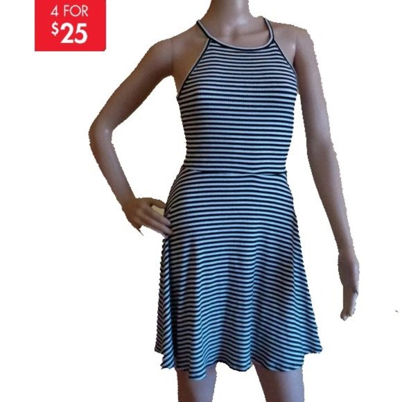 Mossimo Supply Co. Dresses & Skirts - Mossimo Knit fit and flare striped dress Sz XS